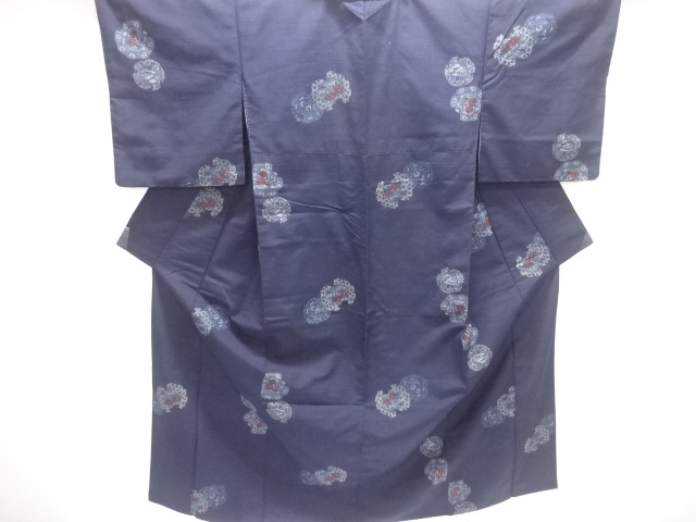 割れ絵皿に花模様織り出し手織り紬着物